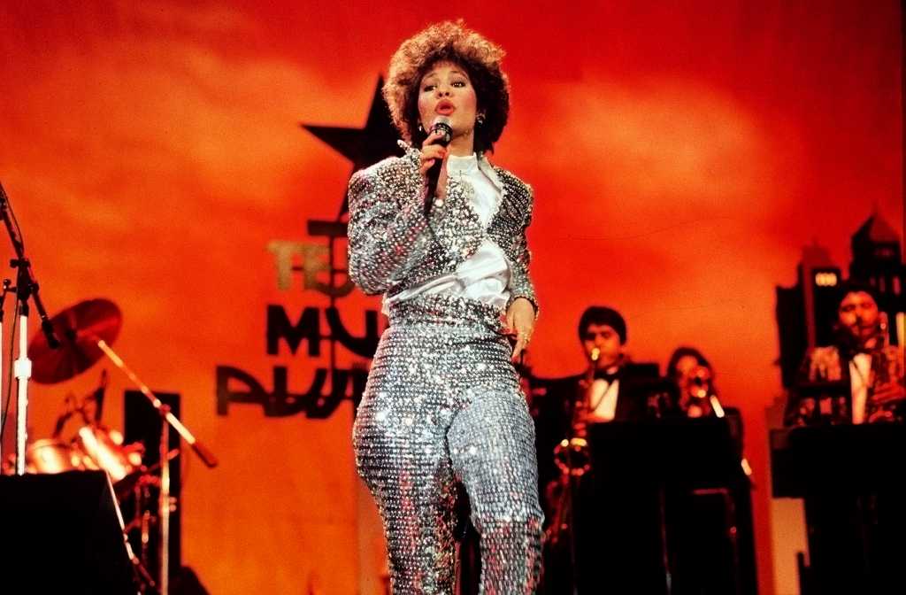 David Fahleson, Selena Quintanilla performs at Houston Astrodome, 27