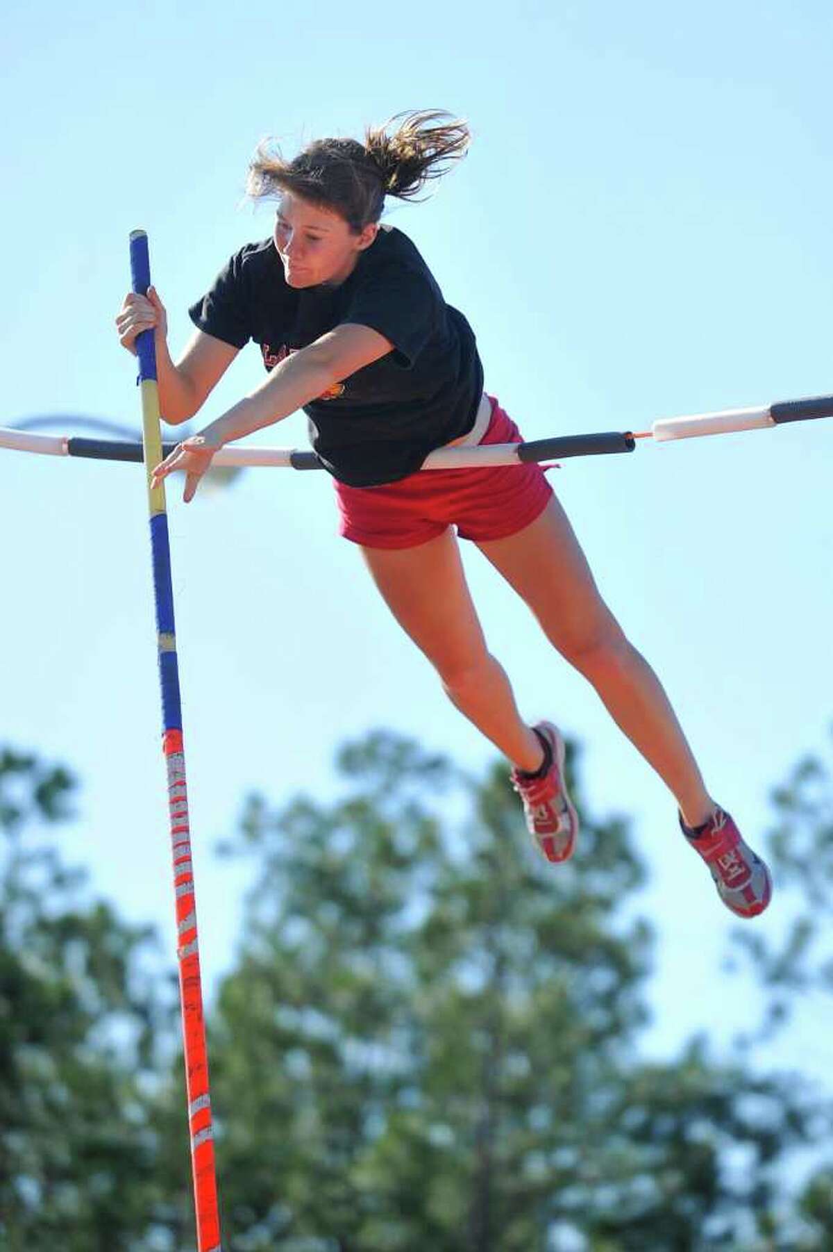 Beard powers girls pole vaulting at Lumberton