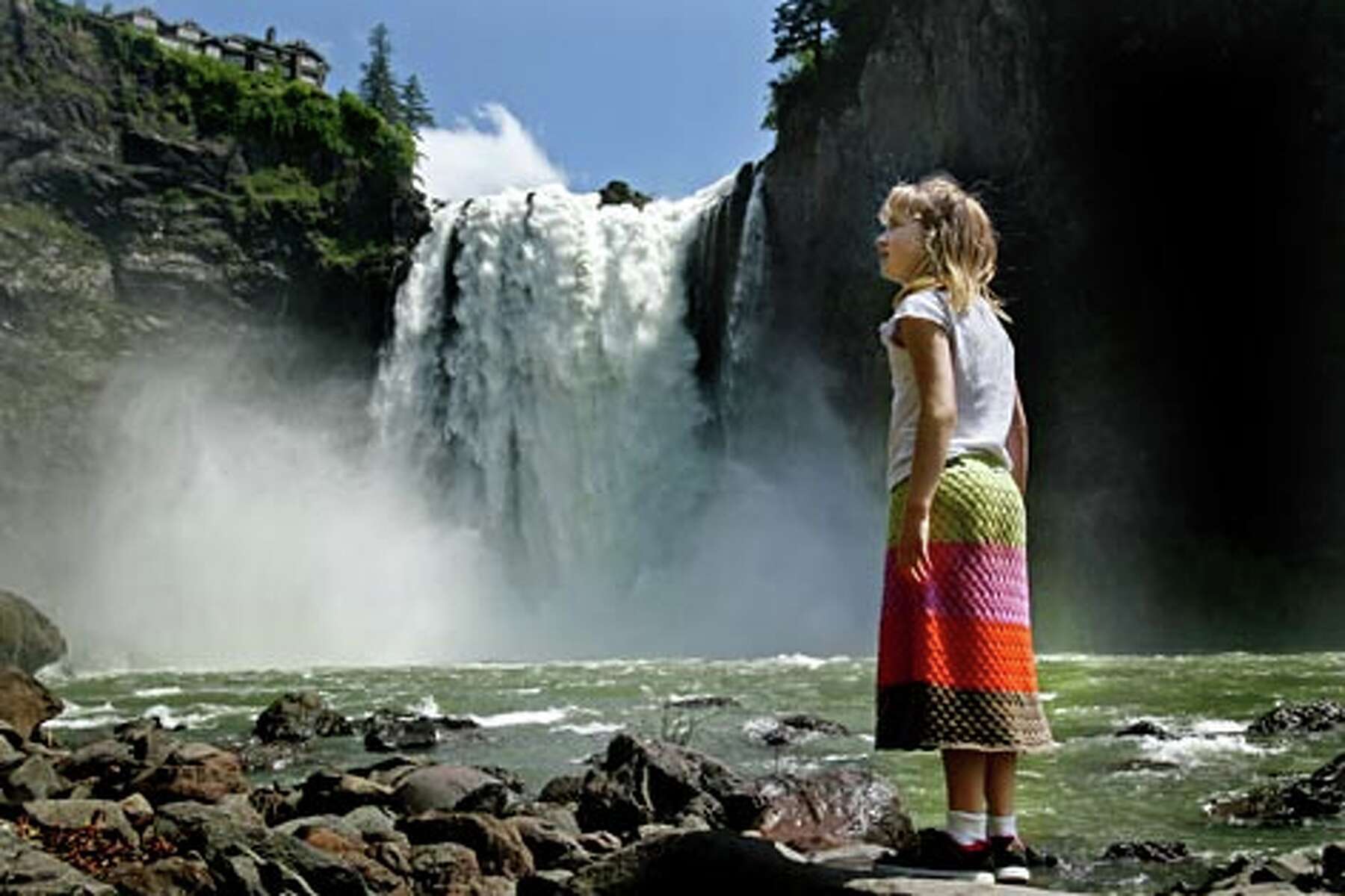 Snoqualmie Falls And Scenic Train