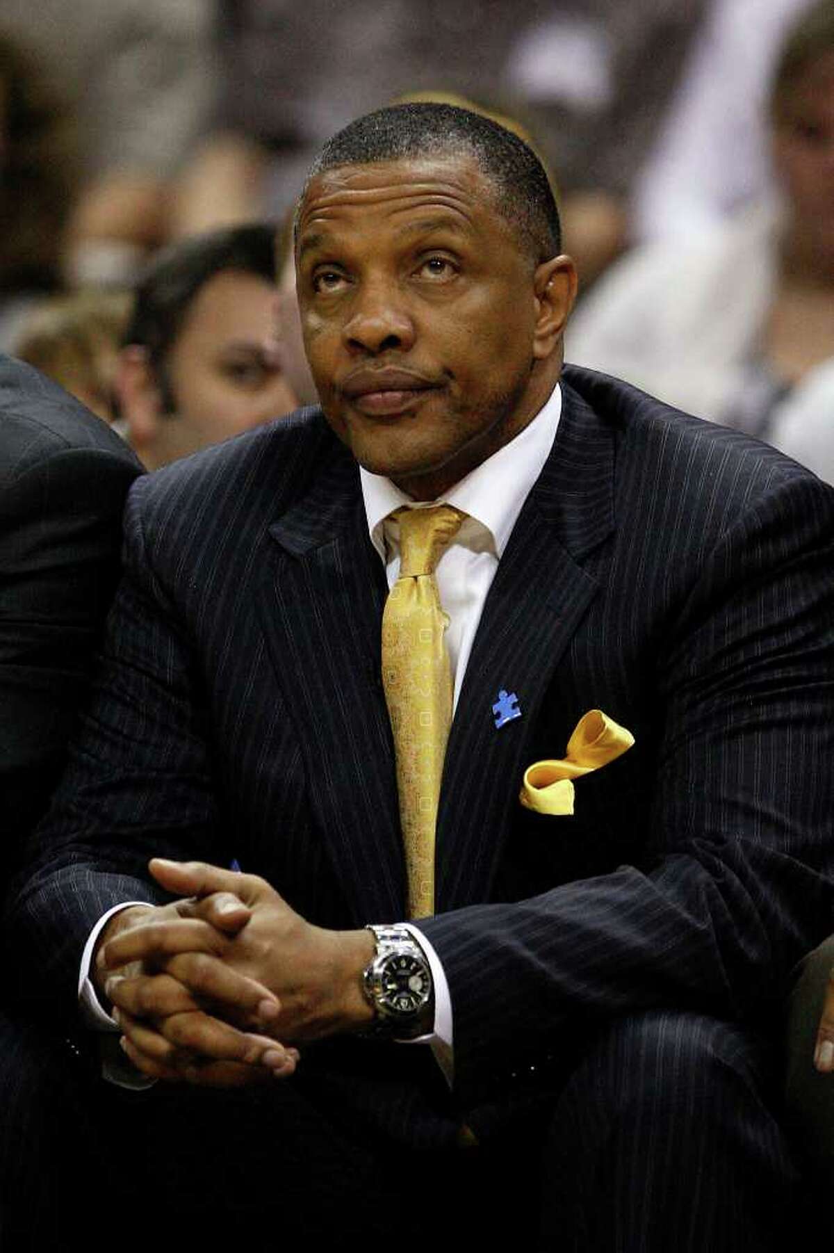 Suns coach Alvin Gentry looks up at the scoreboard late in the game as they go on to lose to the San Antonio Spurs, 114-97, at the AT&T Center, Sunday, April 3, 2011. JERRY LARA/glara@express-news.net