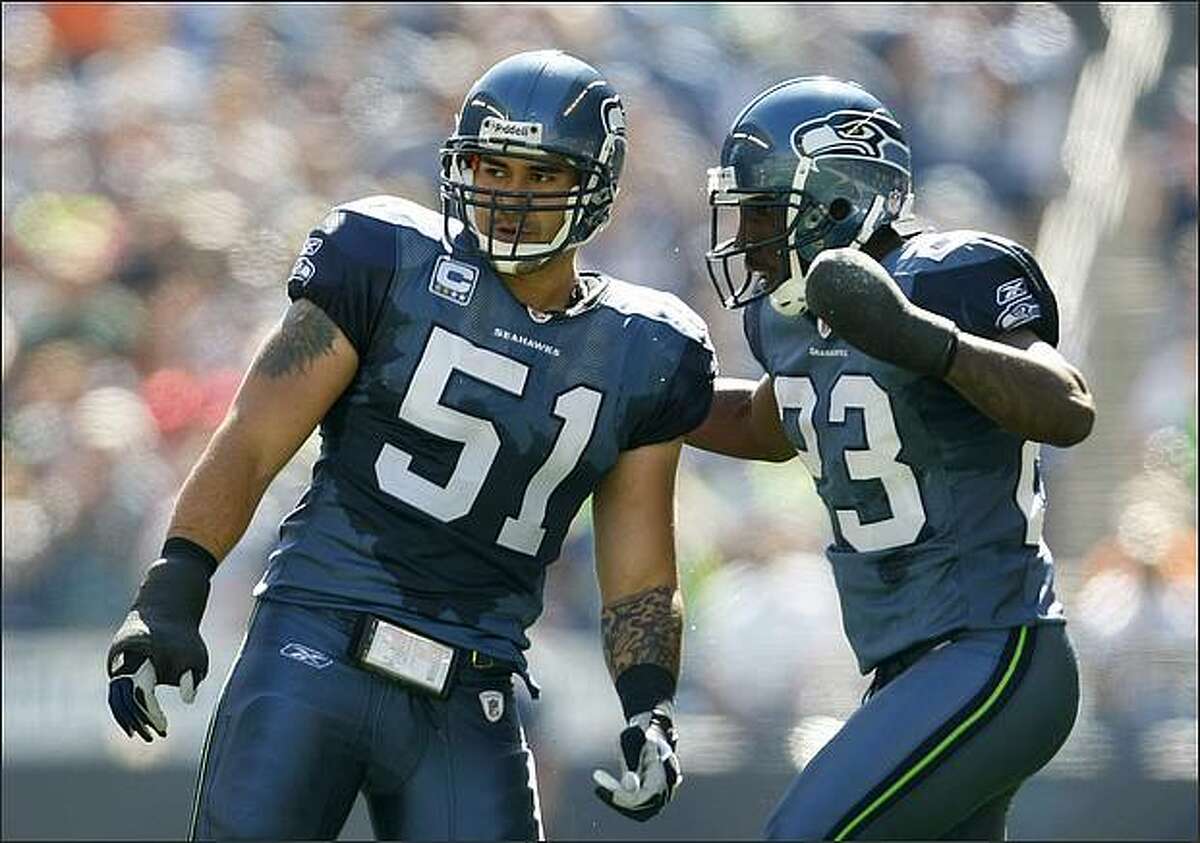 Lot Detail - 2005 Lofa Tatupu Game Used Seattle Seahawks Home Jersey Photo  Matched To 3 Games