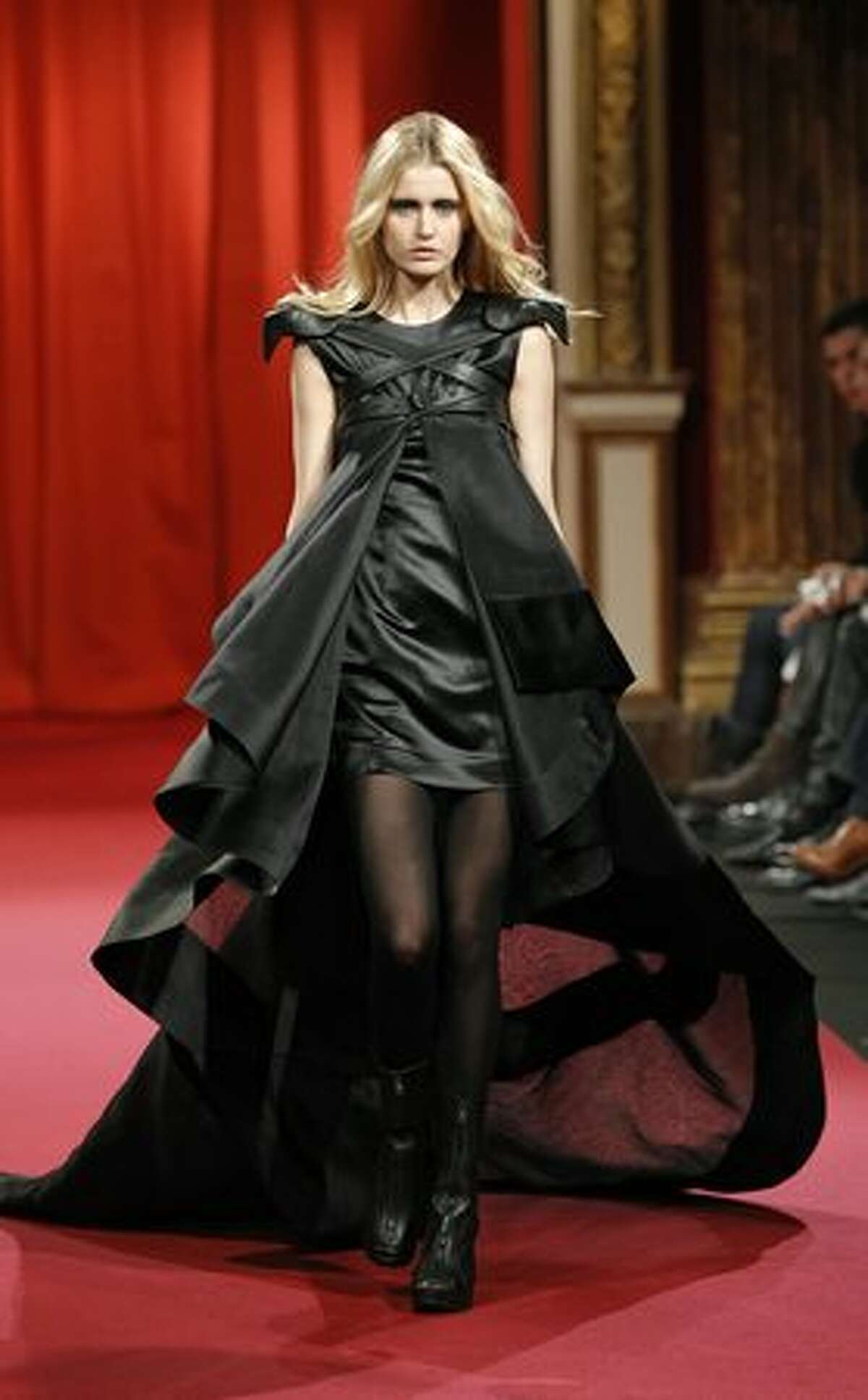 Fall/Winter 2010-11 runway galleries