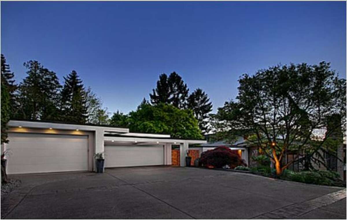 This $4,750,000 home in Kirkland has 4 bedroom and 3.5 bathrooms and was built in 1958. The home is 4,700 square feet and is located at 1330 8th St. W. (Windermere.com) See the listing.