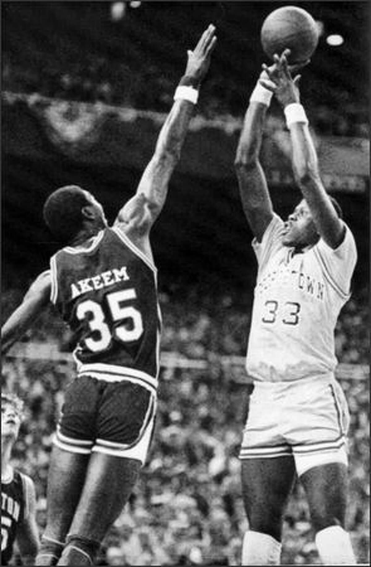 18 years ago Mariners play final game in Kingdome