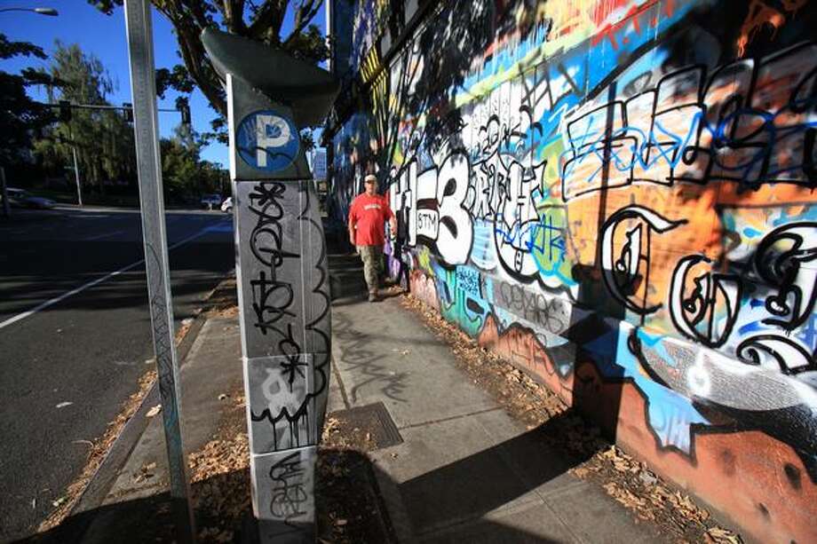 Seattle man fined 2,000 for leaving graffiti up