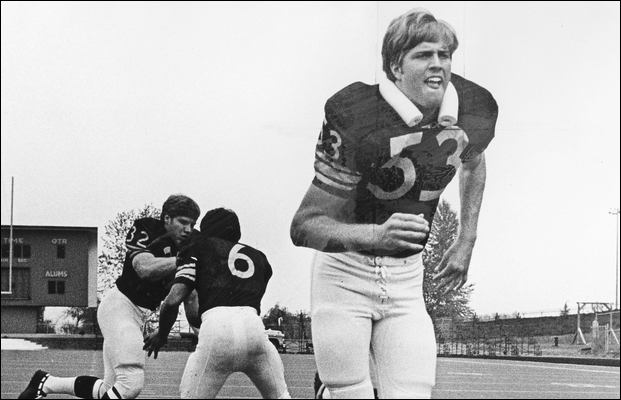 Los Angeles Raiders Marcus Allen, (32) slips out of a tackle by Cleveland  Browns safety Clarence Scott during playoff between Los Angeles and  Cleveland in Los Angeles, Jan. 10, 1983. The Raiders