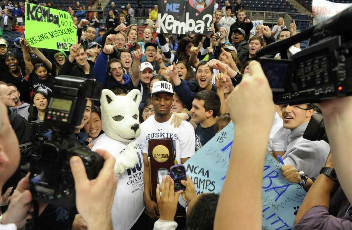 Day of excitement for Calhoun, UConn fans