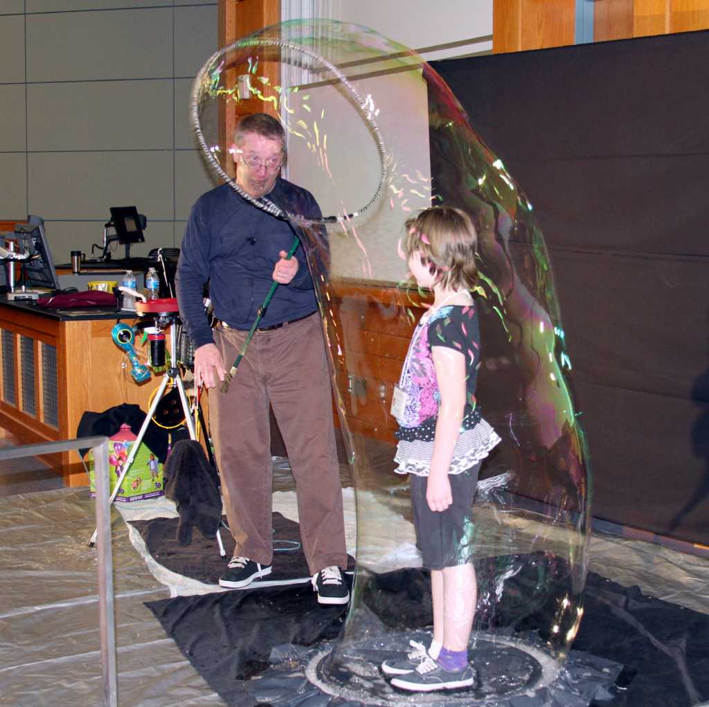 The Bubble Guy expands the minds of young scientists