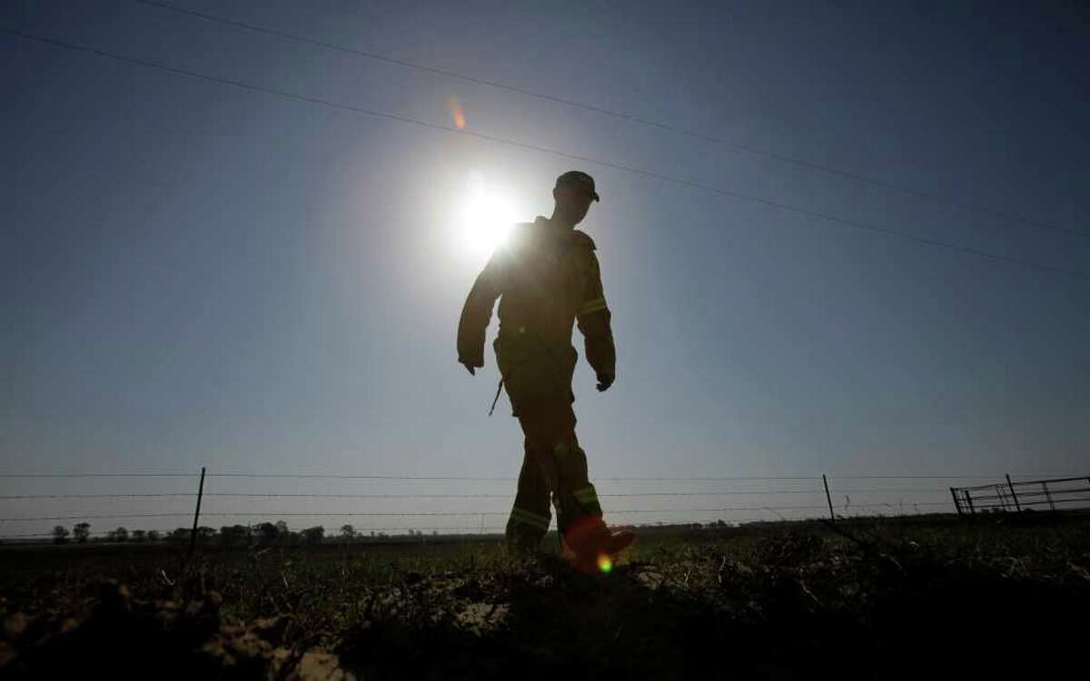 Windsstoked wildfires threaten Texas communities