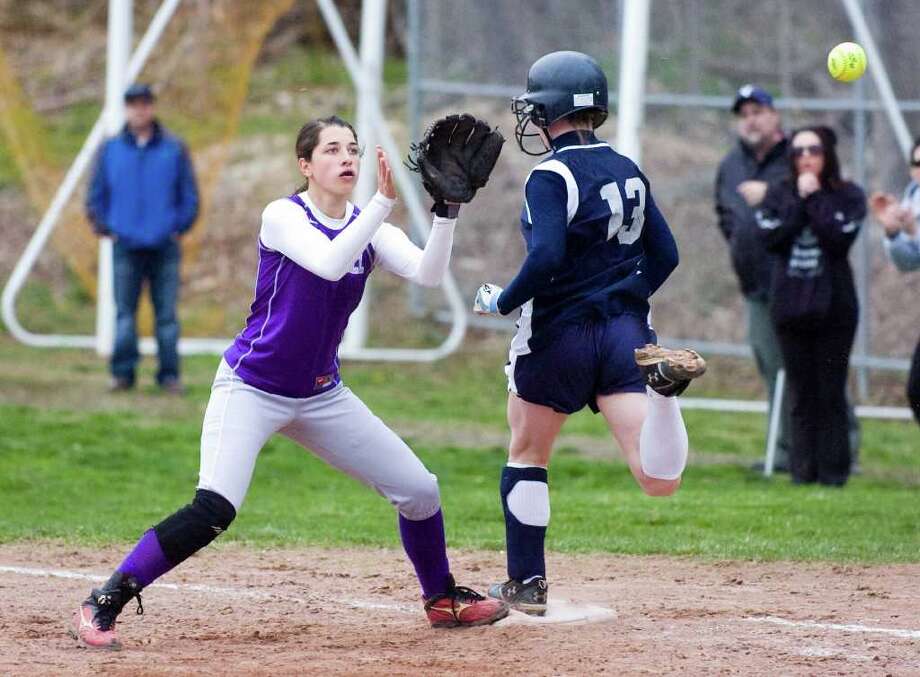 Monday's high school softball roundup Buckley, Soviero toss 1hitters Connecticut Post