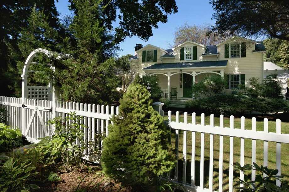 1940s Greenwich farmhouse maintains vintage feeling outside, updated ...