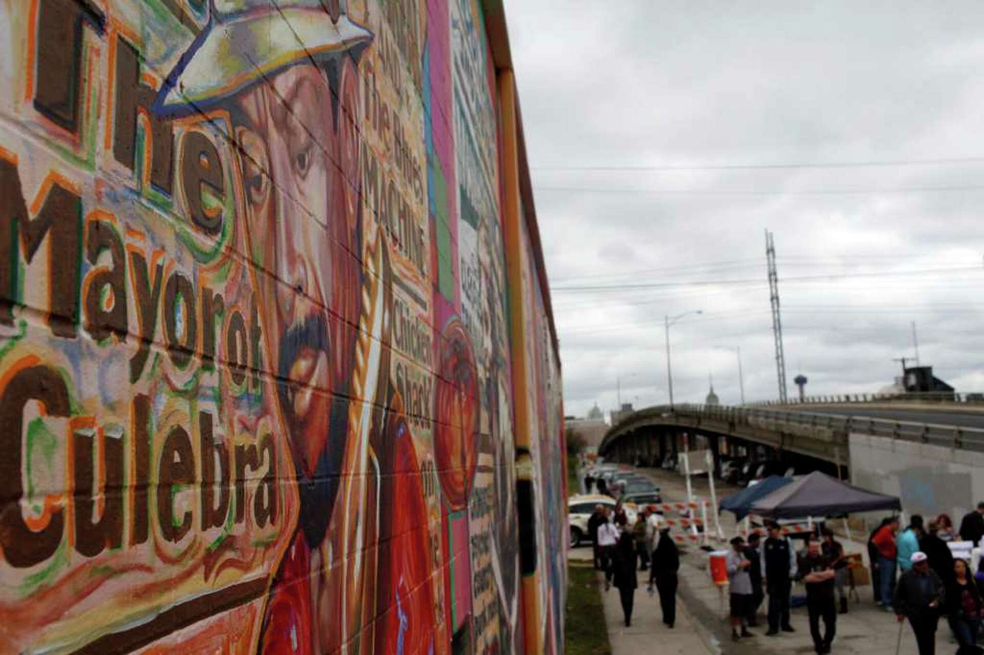 Spurs fans are loving this awesome mural of the Coyote