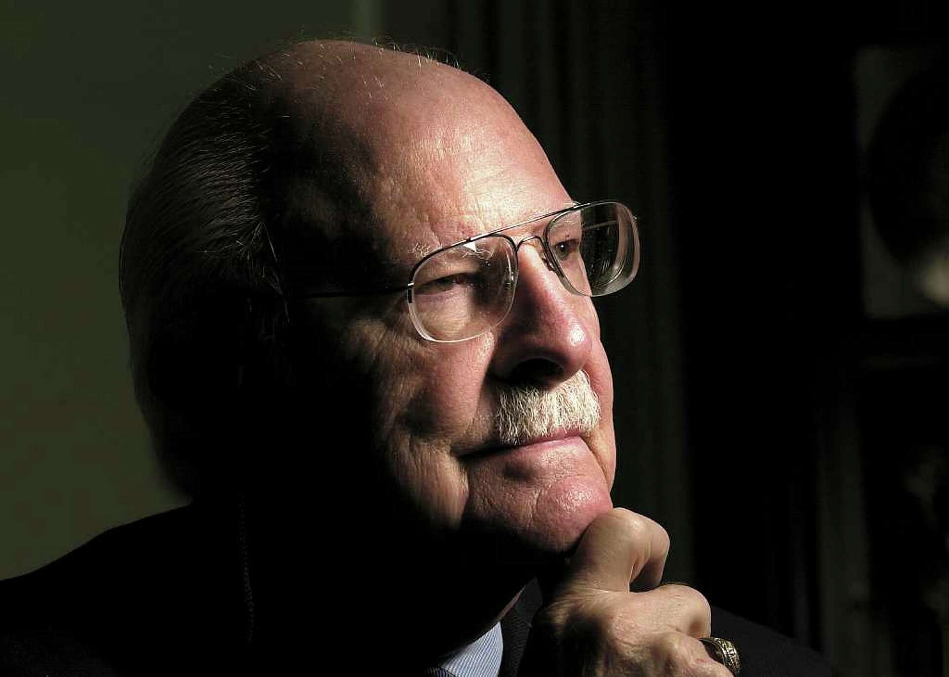 Hubert Schlafly, Teleprompter inventor and satellite visionary, dies at 91