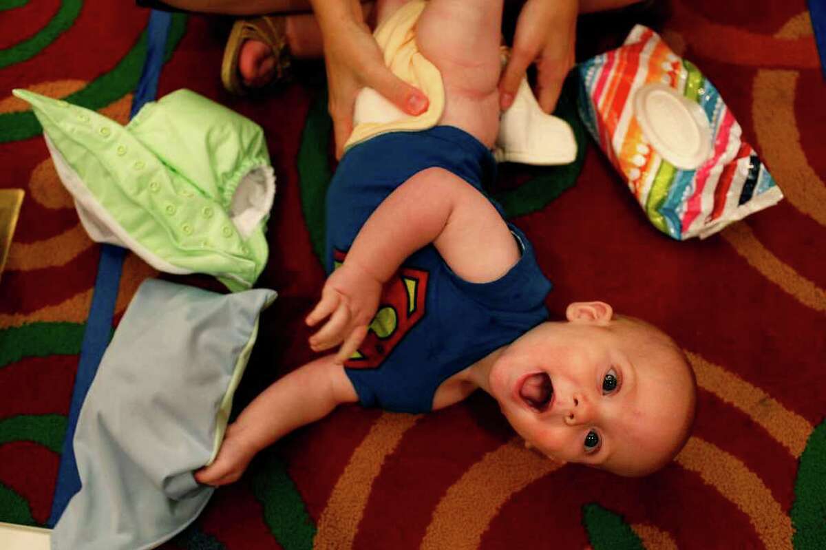 Local parents set world record changing diapers