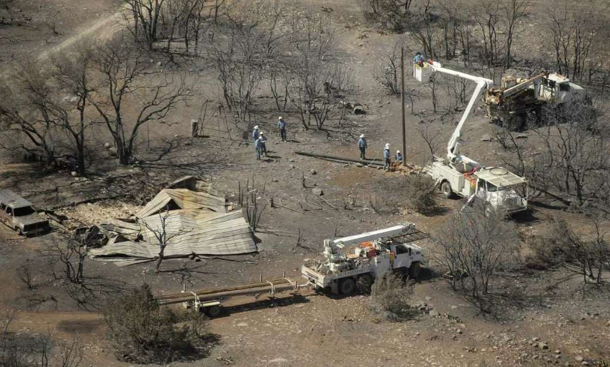 Residents have to flee Kimble fire