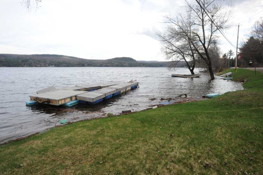 man-drowns-in-great-sacandaga-lake-after-rescuing-child