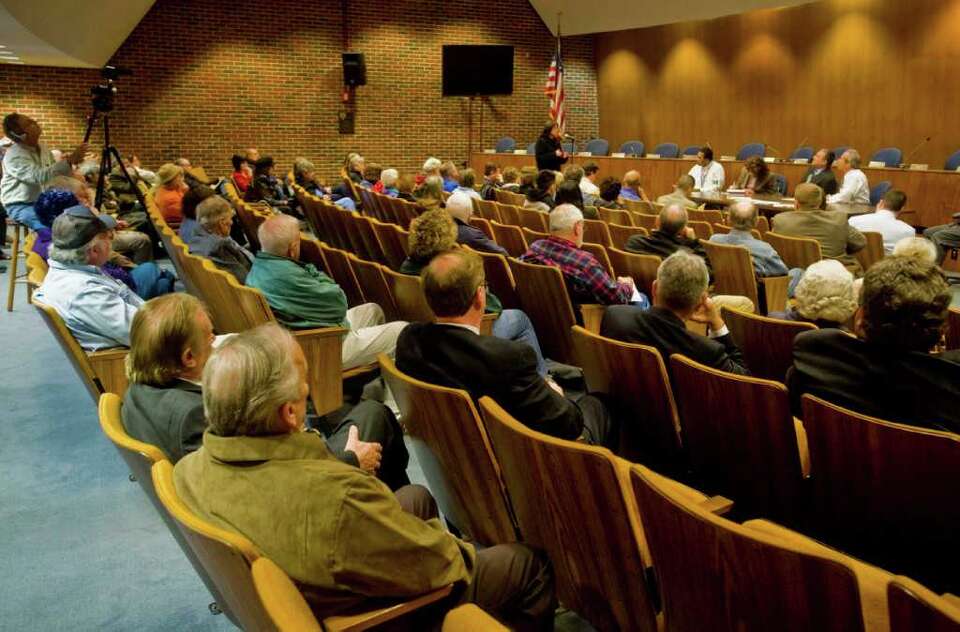 Residents plead for downtown Danbury post office