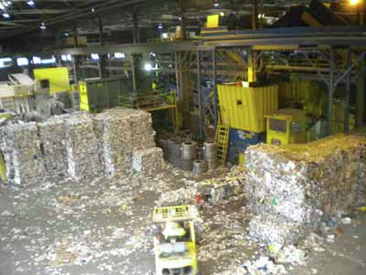 Paper waste being processed at Allied Waste's Rabanco Recycling Center in Seattle (photo by Josh Fogt)
