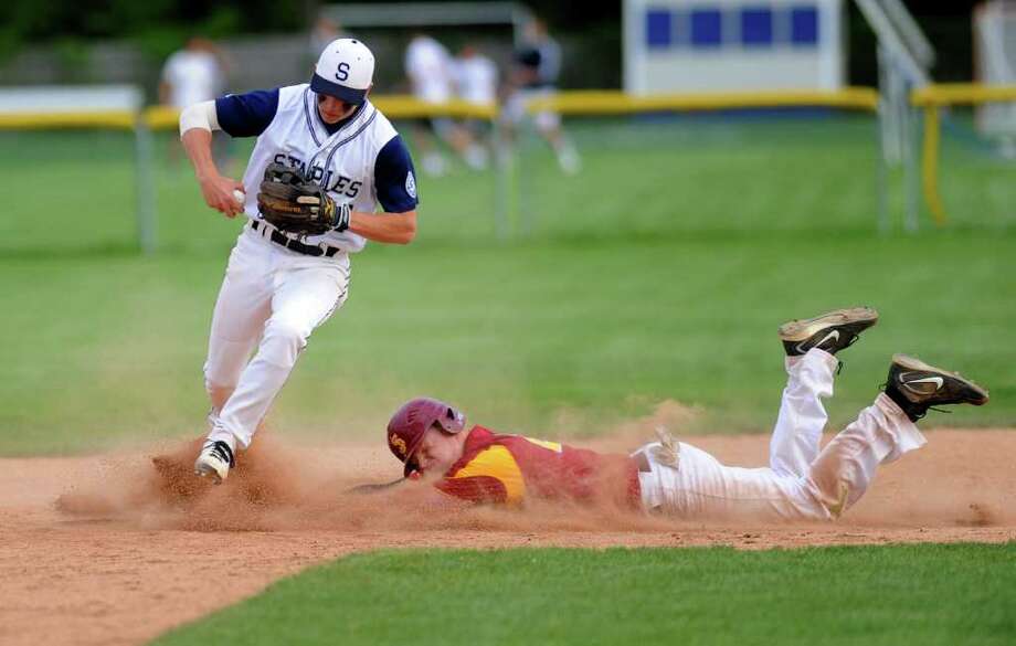 Staples baseball edges St. Joseph in postseasonlike atmosphere
