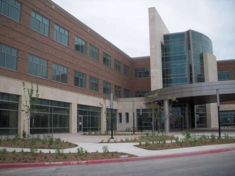 New Mission Trail Baptist Hospital set to open June 27 - San Antonio ...