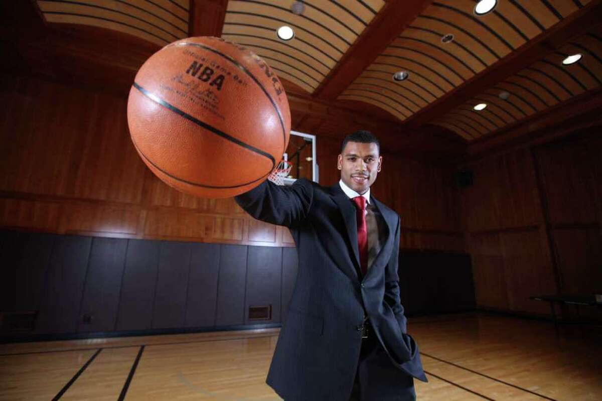 New York Knicks assistant general manager Allan Houston is scheduled to address the Greenwich Business Club's second annual benefit cocktail reception at the Delamar Greenwich Harbor Hotel June 2. Houston is a Greenwich resident.