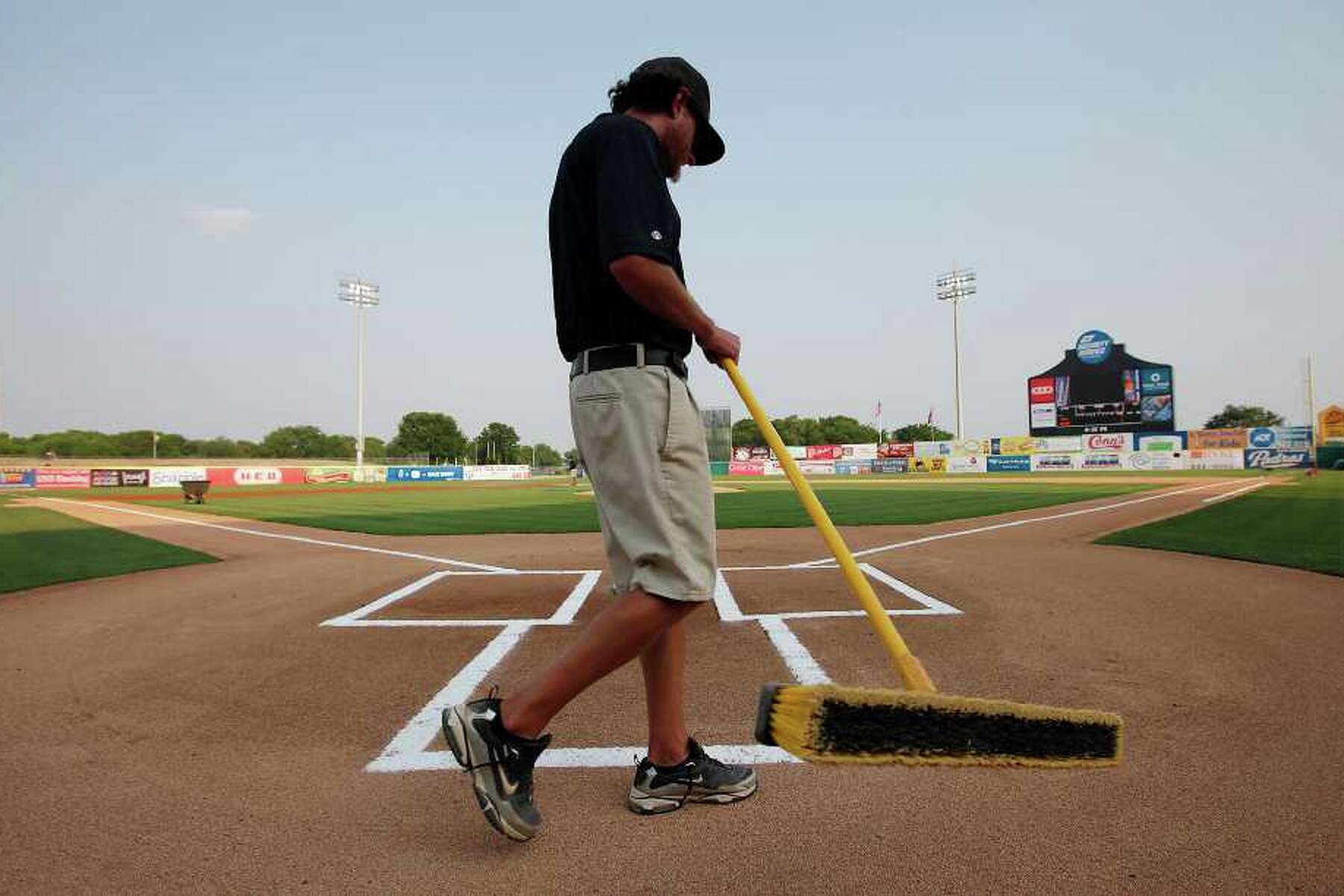 Missions' groundskeepers provide 'wow' factor