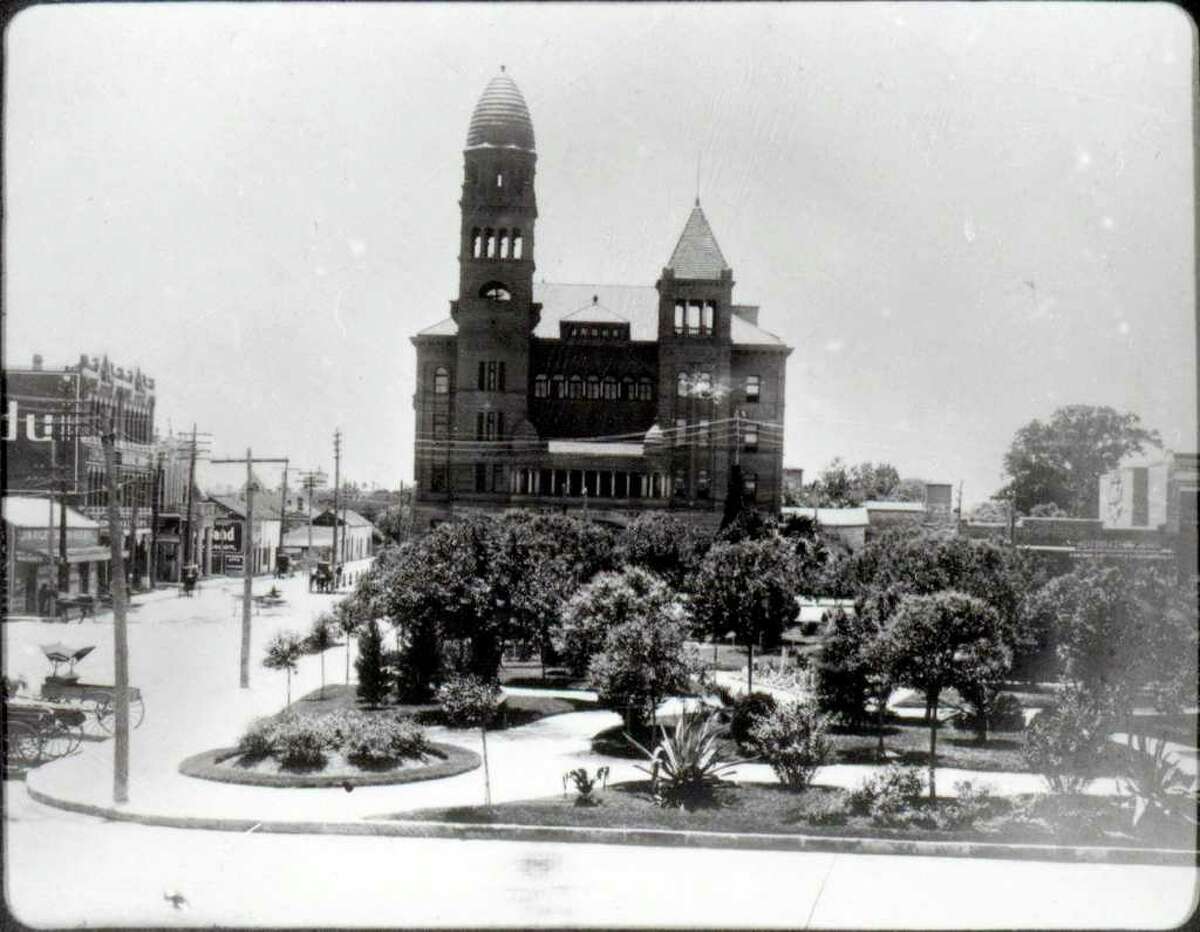 Main Plaza and the Bexar County Courthouse 1902-1904.