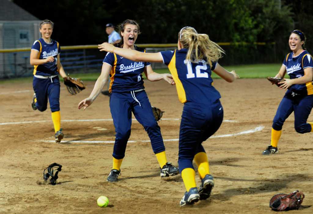 Brookfield beats Pomperaug for 1st SWC softball title