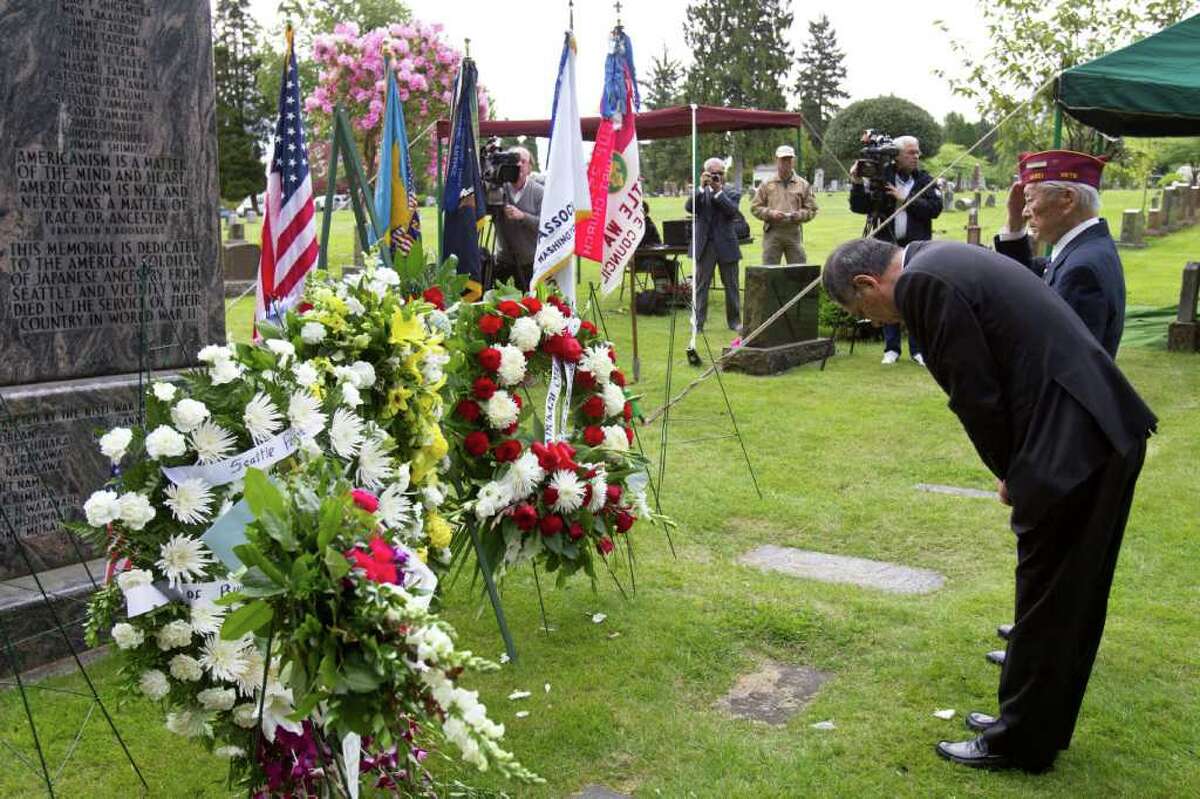 Memorial Day service at Seattle's Lake View Cemetery