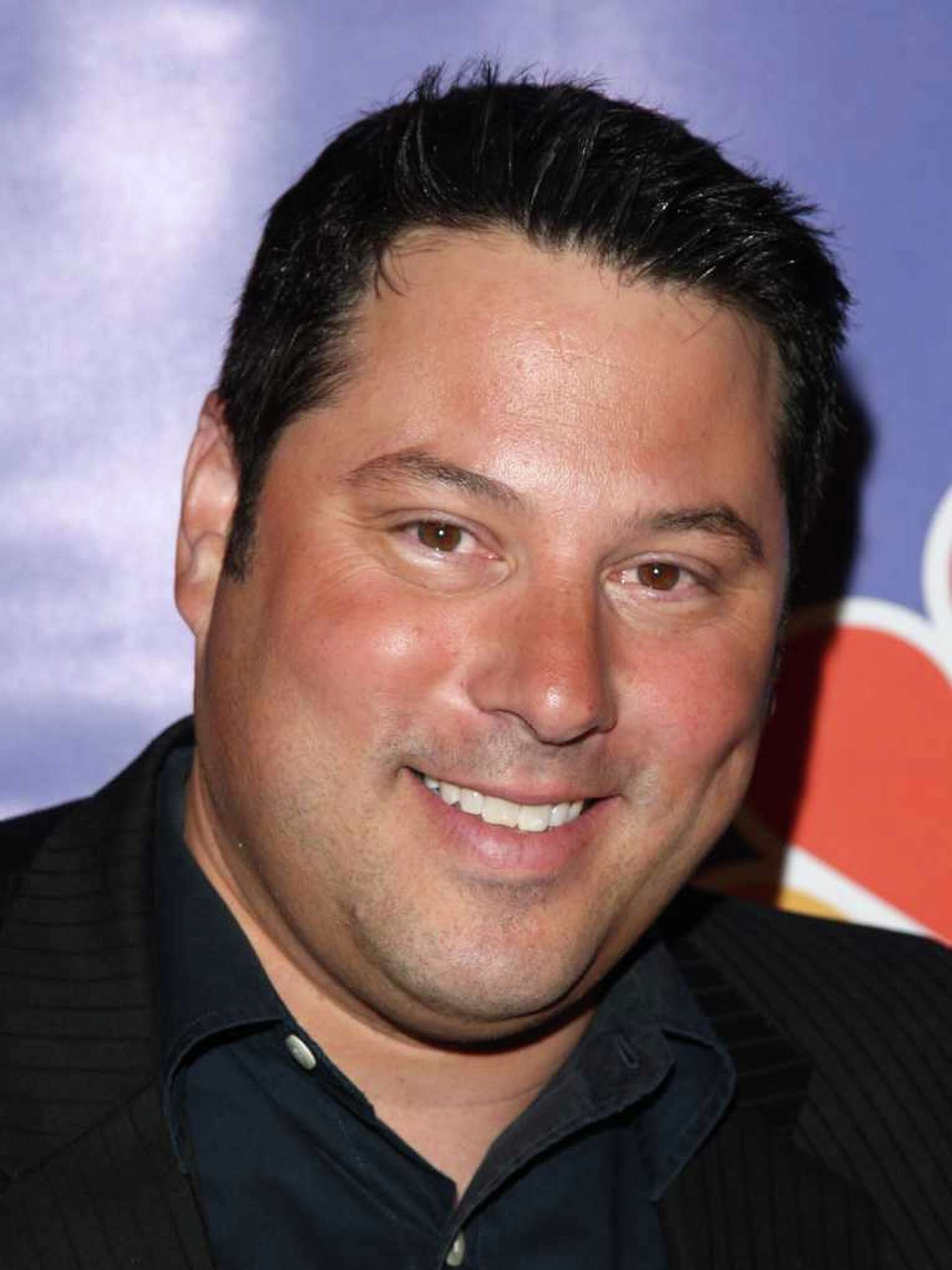 🌟 From CIA undercover agent, to telepathic police detective, to captain of  the Blue Squadron, Greg Grunberg is always around to save the day. Meet the  star of #Alias, Heroes, Heroes reborn, and Star ..., image size:1920x2560