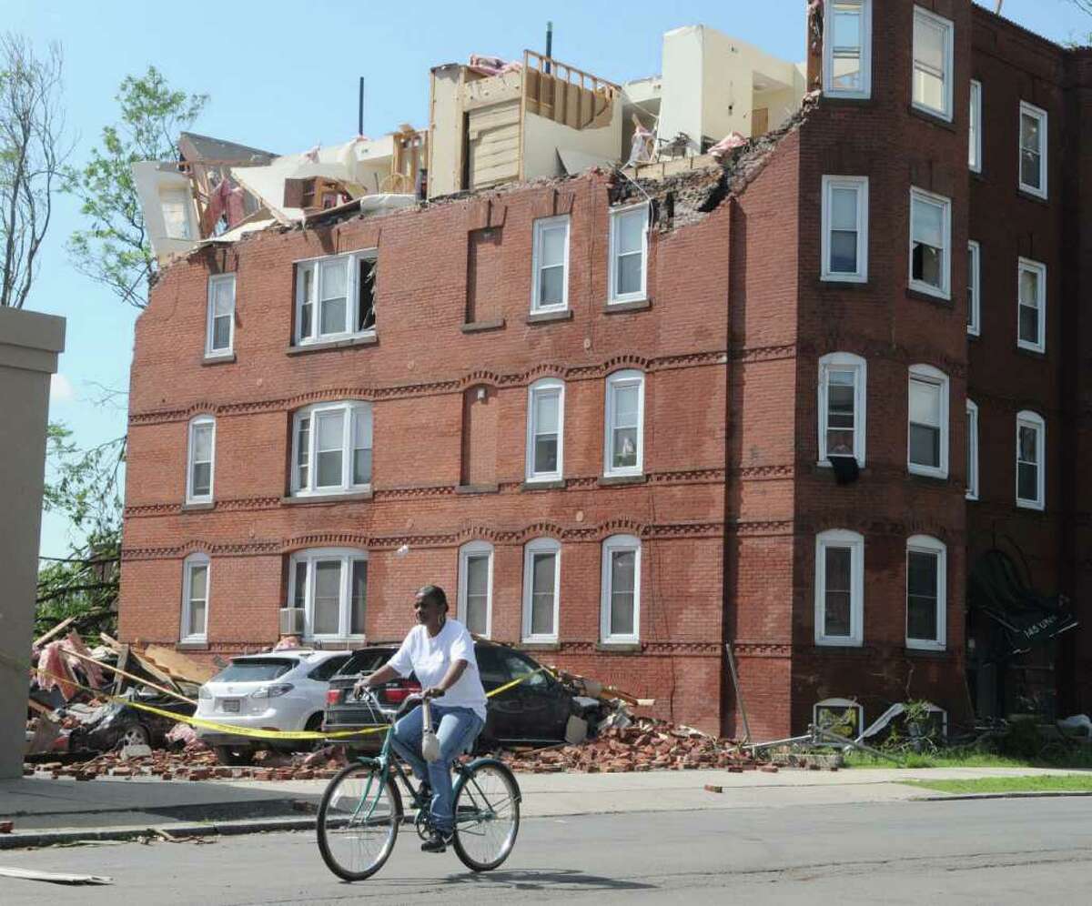 An apartment building on Union Street had its roof torn off following Wednesday's tornado that hit downtown Springfield, Mass. (Paul Buckowski / Times Union)