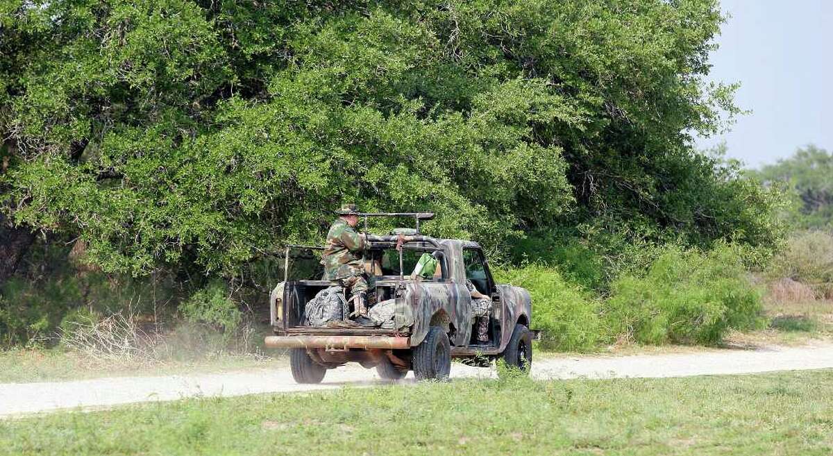 Anti-government citizen militia groups want to 'secure the border' in Texas