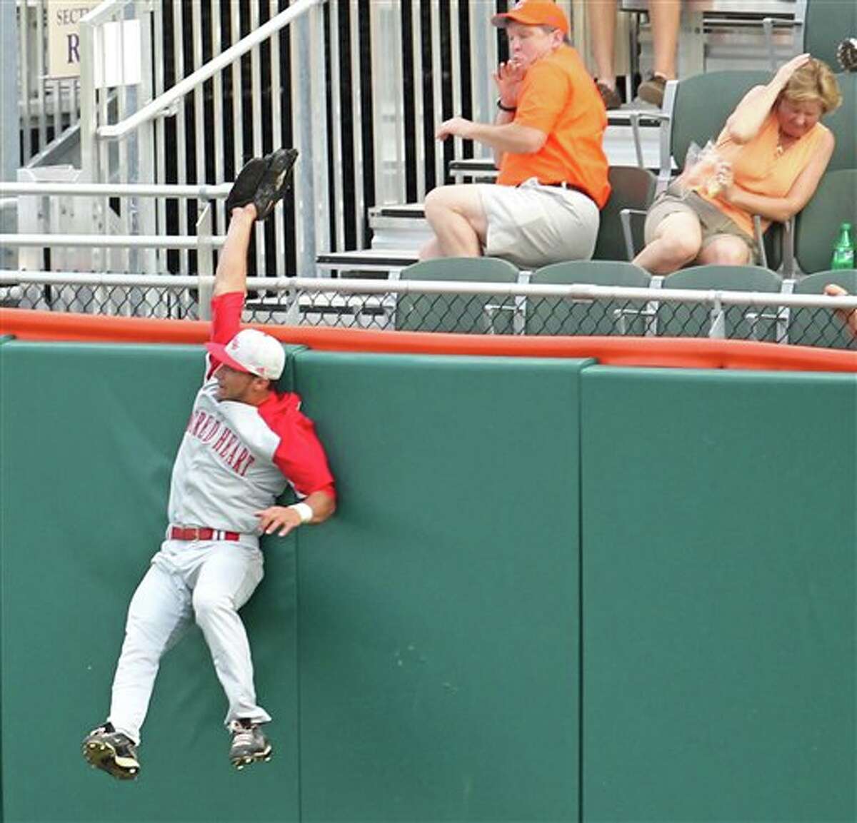 SHU, UConn baseball routed, to play in elimination game