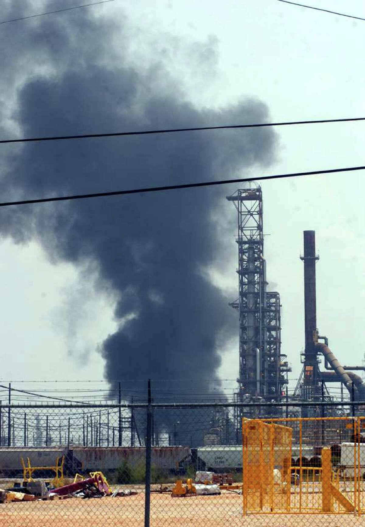 Update Fire extinguished at downtown ExxonMobil refinery