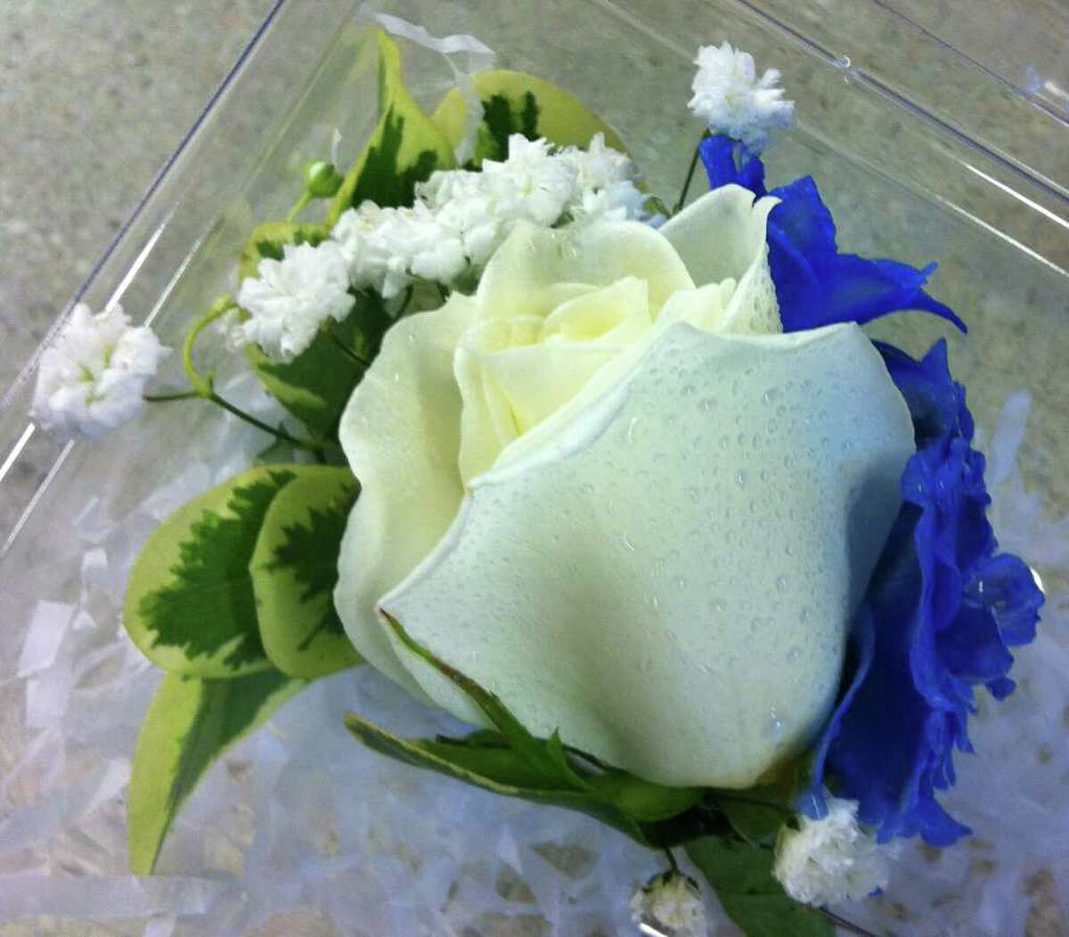 Fairfield flower shop busy for proms