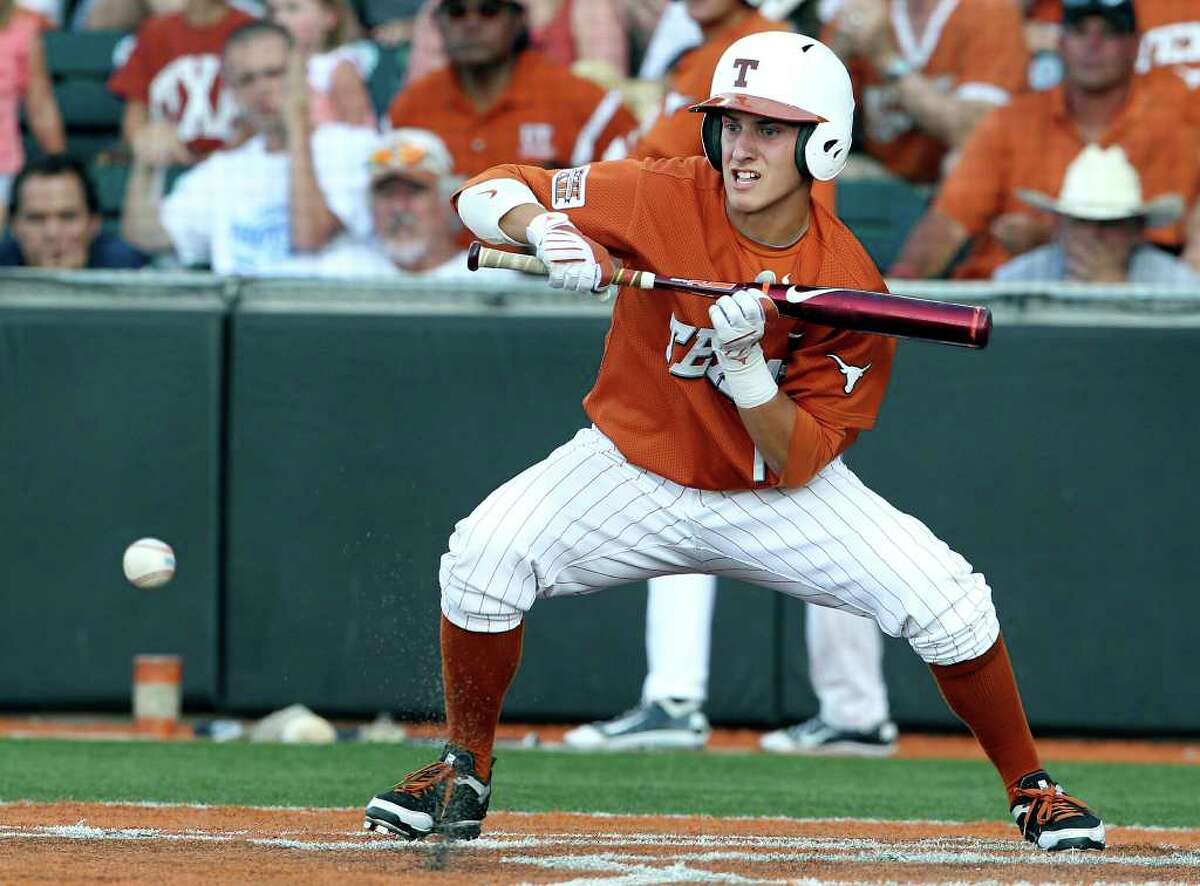 NCAA Baseball Super Regionals 2011, Texas Vs. Arizona St.: Longhorns  Advance With Game 3 Win 