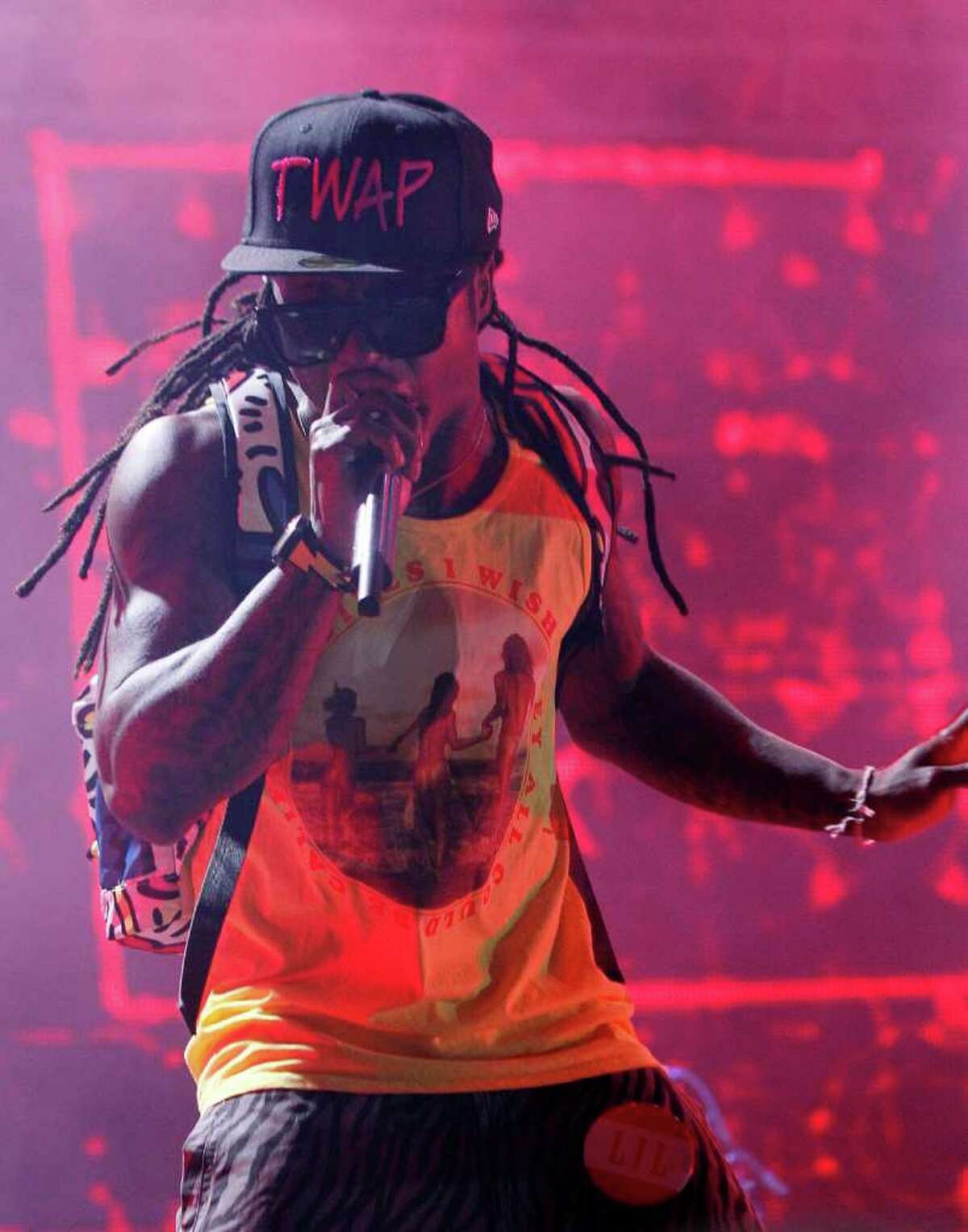 Lil Wayne in critical condition after suffering another seizure