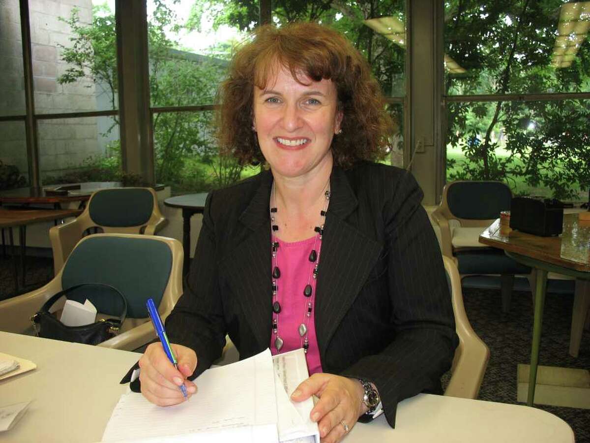 Aging in Place+Gallivant has appointed Gina Zarra Blum as the executive director of the recently merged local nonprofit which helps Darien seniors to remain in their homes as they age. Services include information, transportation and referrals to vetted service providers and nonprofit agencies.