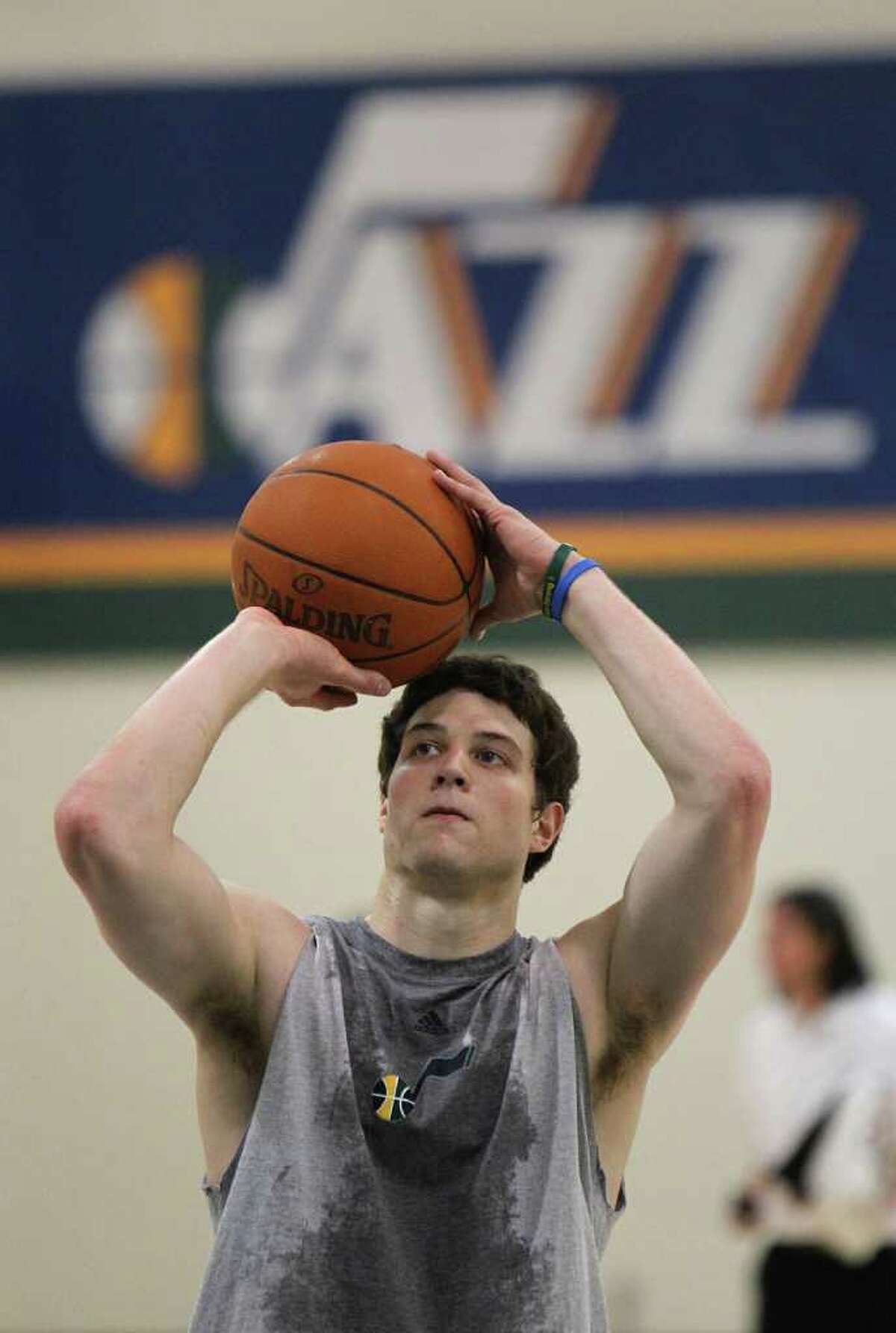 Jimmer Fredette's jersey helps him know he's arrived in NBA - Deseret News