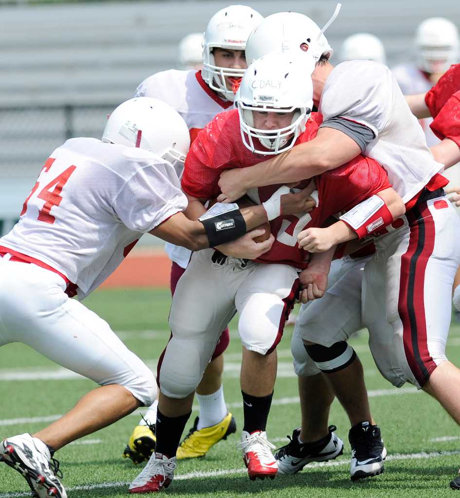 SPRING FOOTBALL Greenwich shows promise in Red and White game