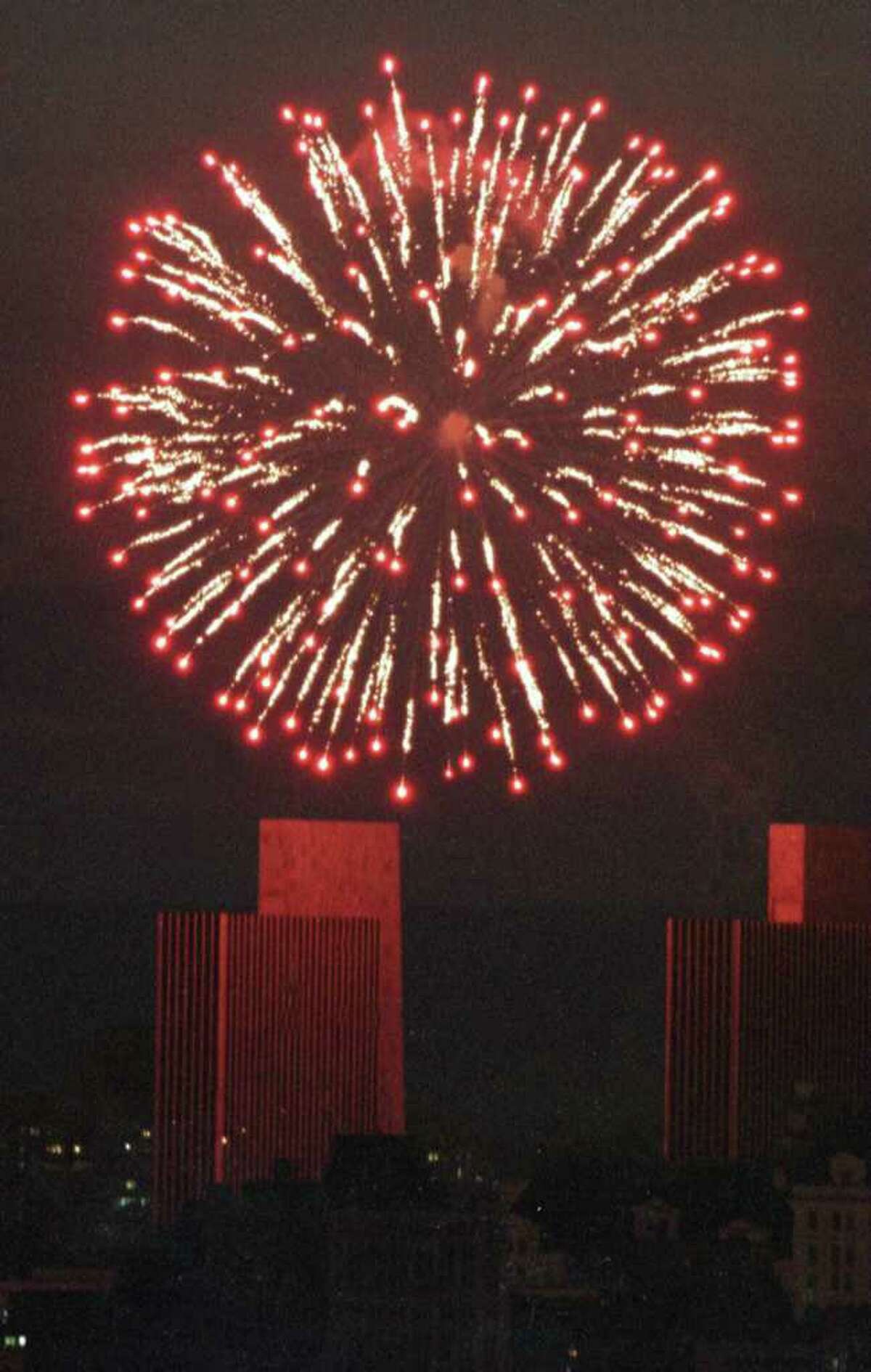 Where to watch fireworks, see parades in the San Antonio area on 4th of