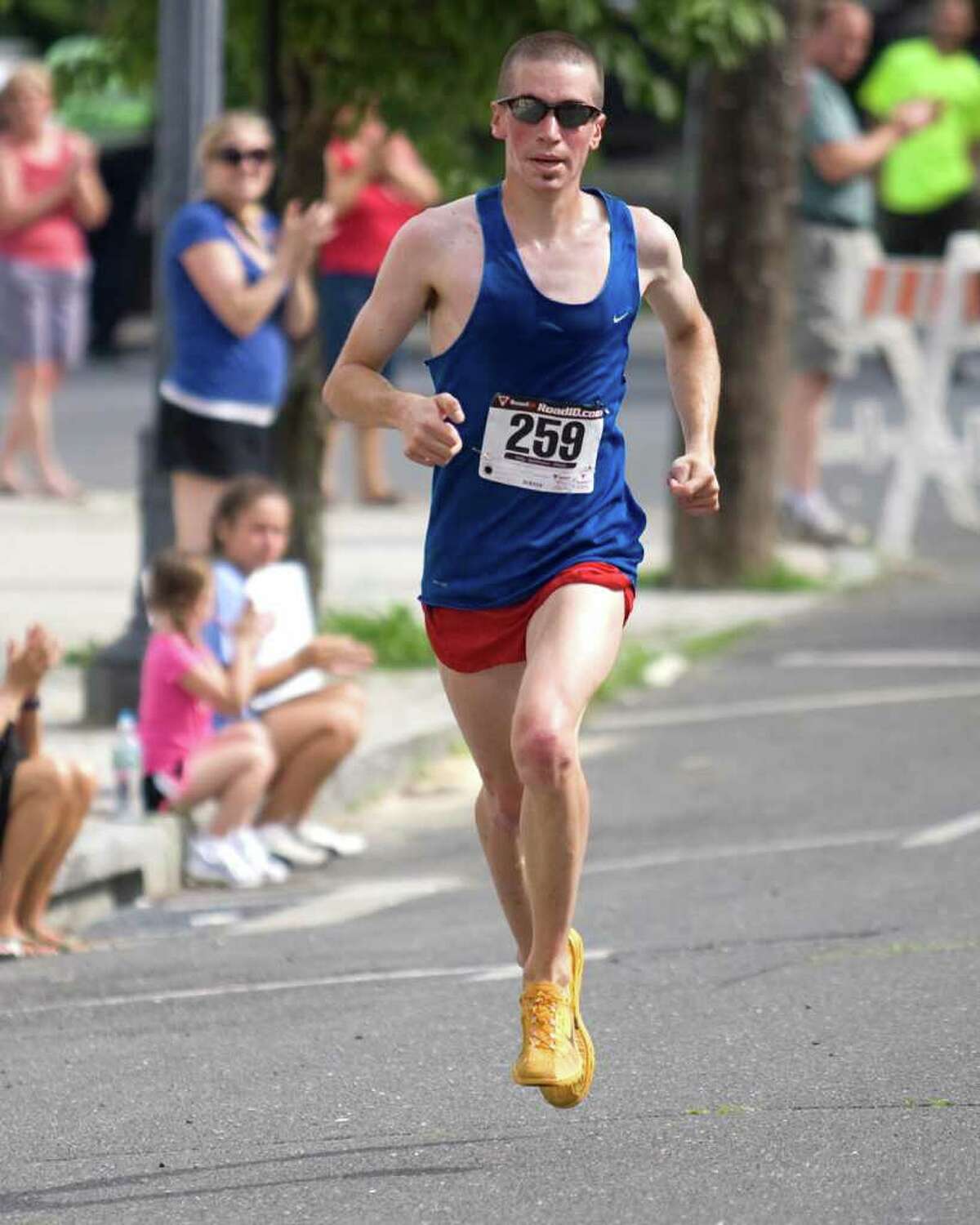 Newtown's Hoyt wins firecracker 8K