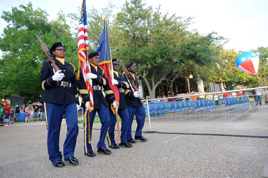 Burn bans bring spectators to Beaumont's fireworks show