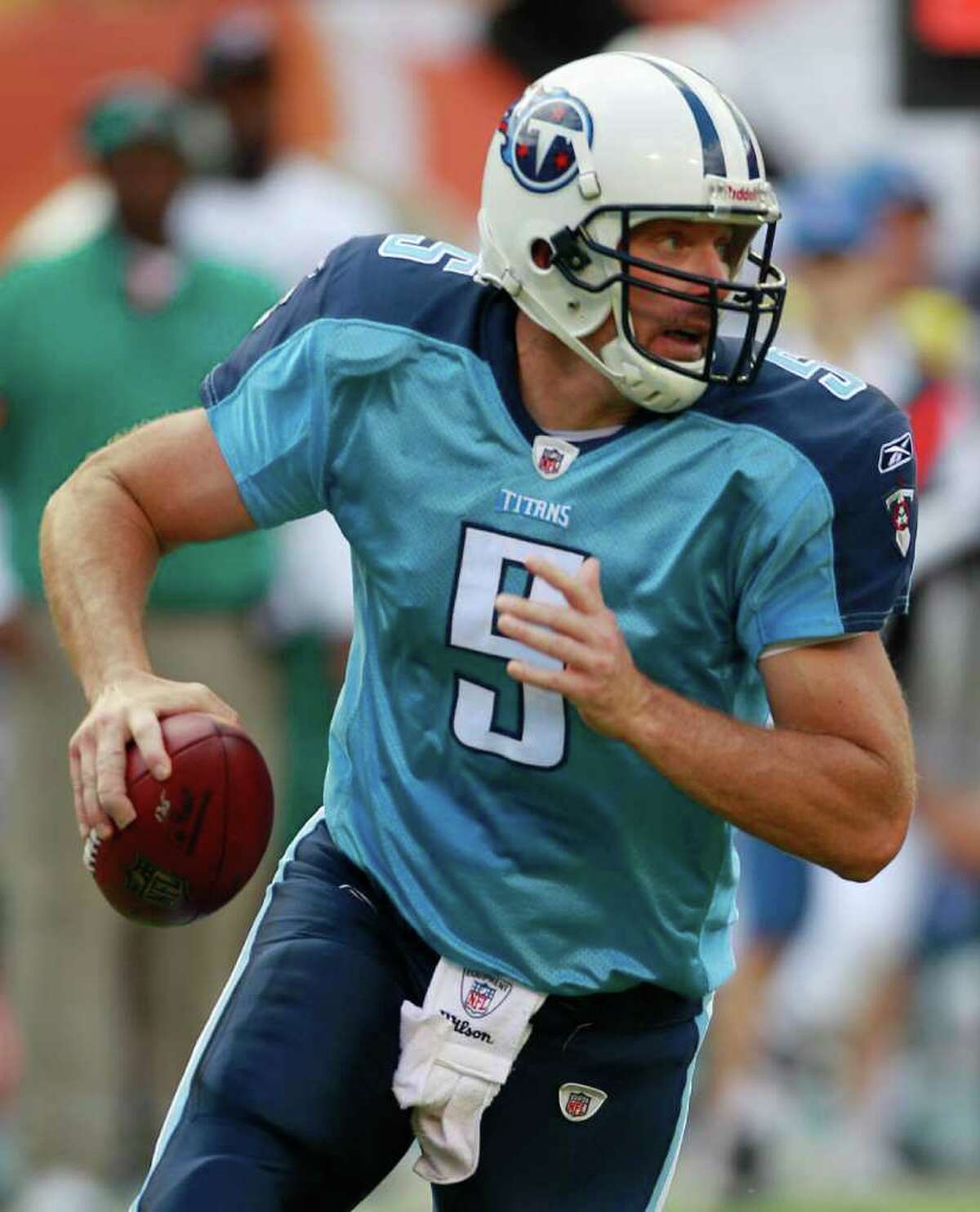 Titans Qb Kerry Collins Retires