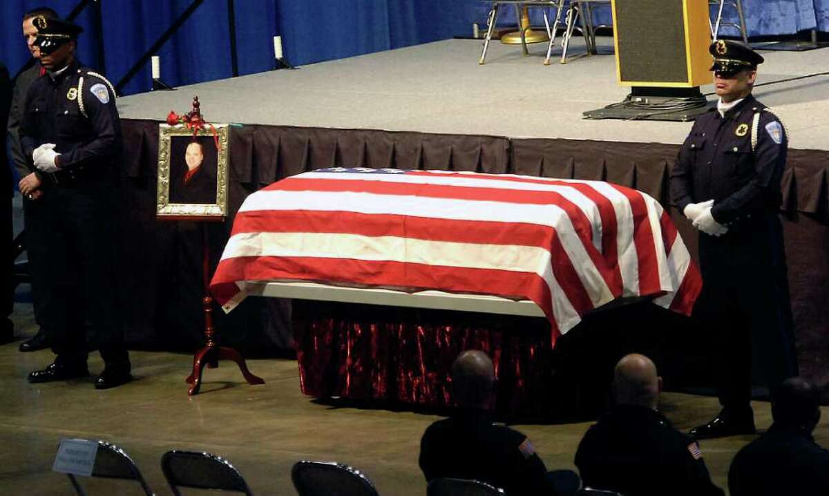 Beaumont officer killed in line of duty laid to rest