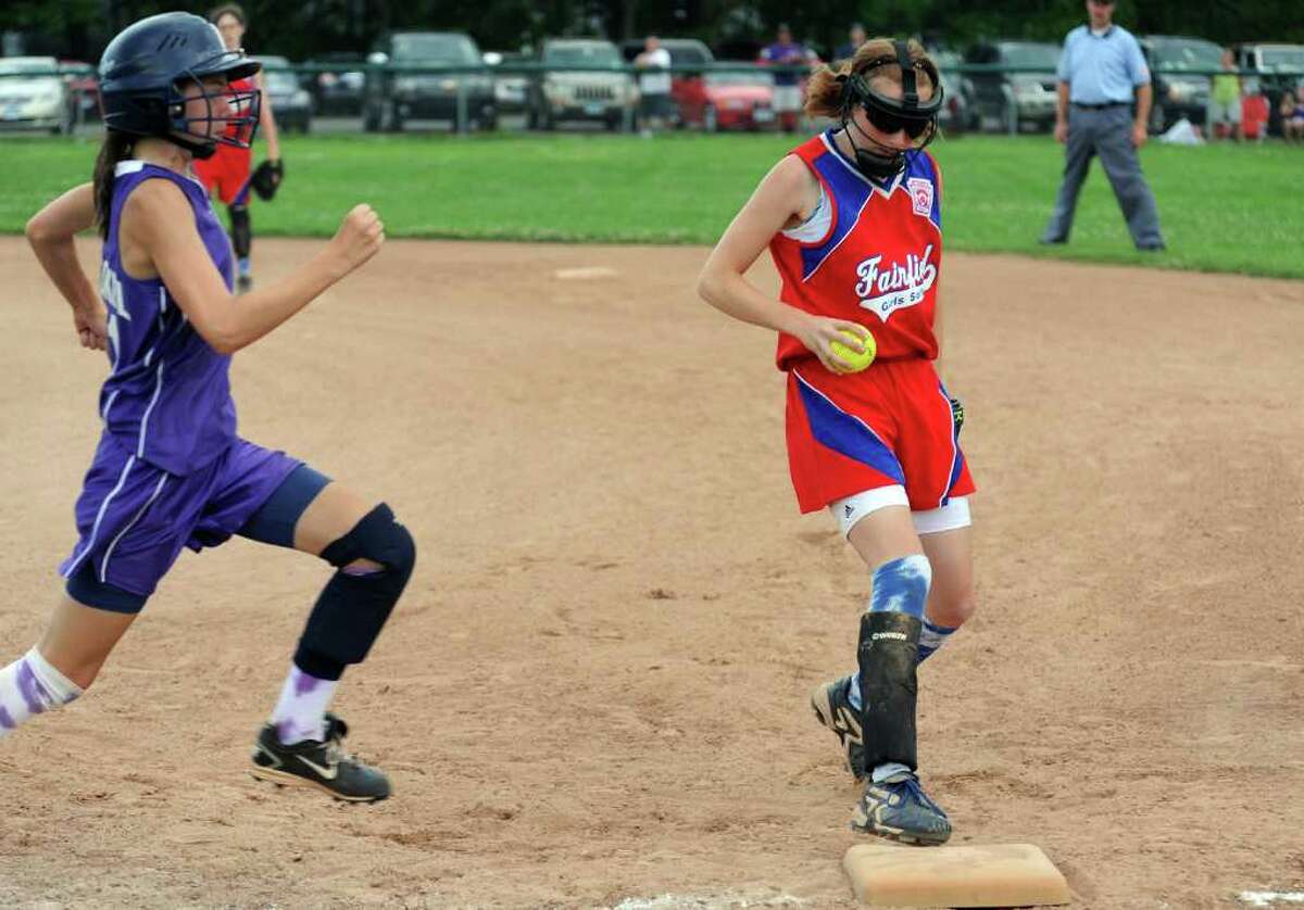 Romero leads Fairfield to Little League softball sectional title