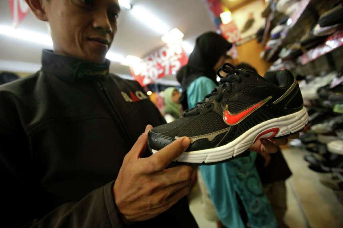 nike shoes working conditions