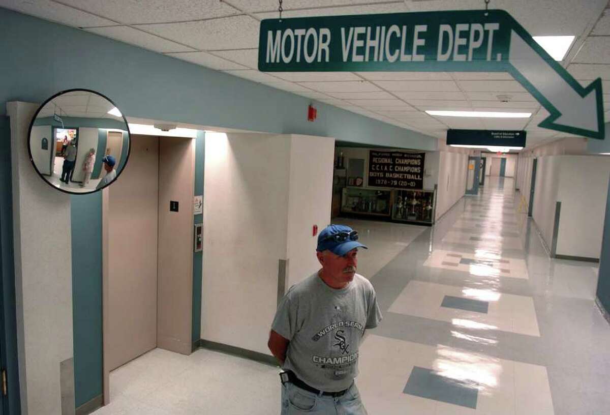 Closing of DMV offices has motorists concerned about long lines