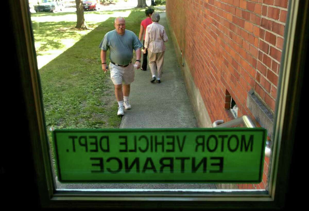 Closing of DMV offices has motorists concerned about long lines