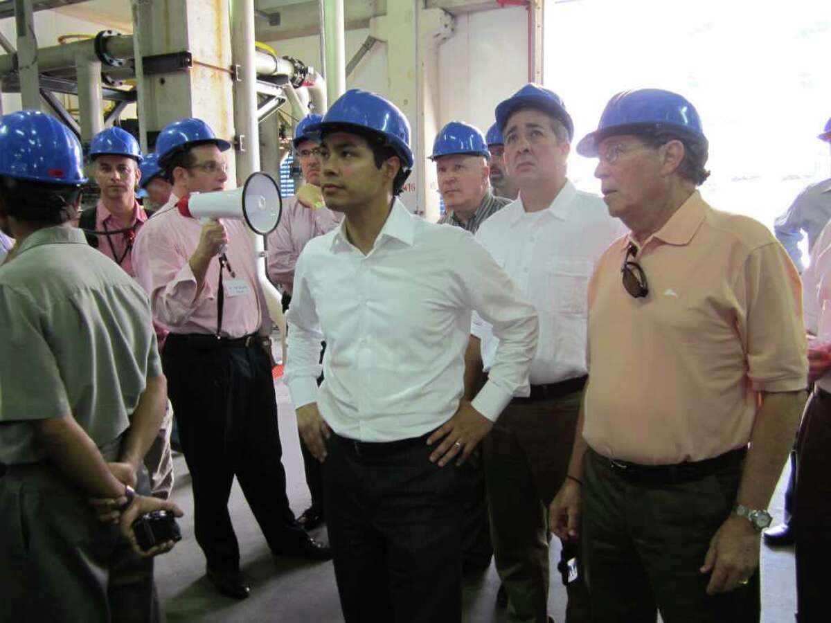 Mayor Julián Castro (center) tours a water desalination plant outside Tel Aviv. To the right of the mayor are San Antonio Water System CEO Robert Puente and Mike Beldon of Beldon Roofing.